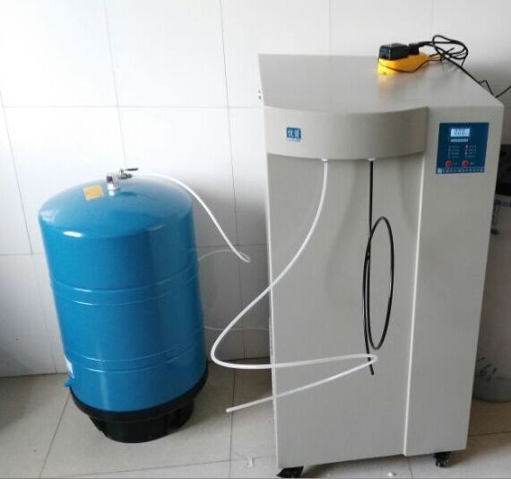 選擇超純水機(jī)時(shí)，應(yīng)該注意哪些方面呢？